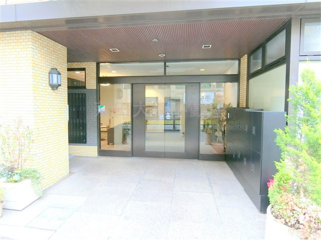 サニークレスト蒲田のエントランス