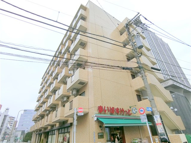 サニークレスト蒲田の外観|1987年10月築　SRC鉄骨鉄筋コンクリート造地上7階建て総戸数78戸　日本工学院隣　東京都大田区西蒲田5丁目　JR京浜東北線蒲田駅近1階まいばすけっとの人気賃貸マンション
