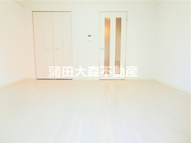 サンセール羽田の居間・リビング|東向きの洋室8.7帖