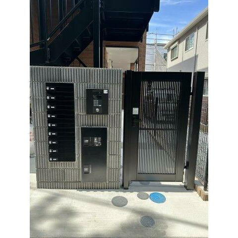藤沢市辻堂元町４丁目のアパートのエントランス