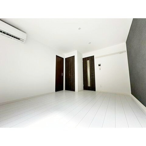 藤沢市辻堂元町４丁目のアパートの居間・リビング