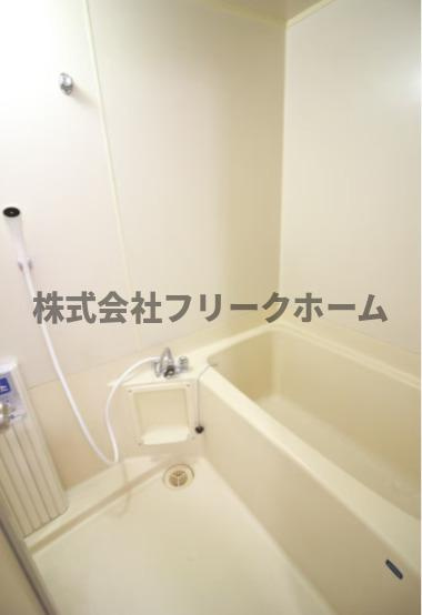 武蔵野市西久保２丁目の賃貸マンションの浴室