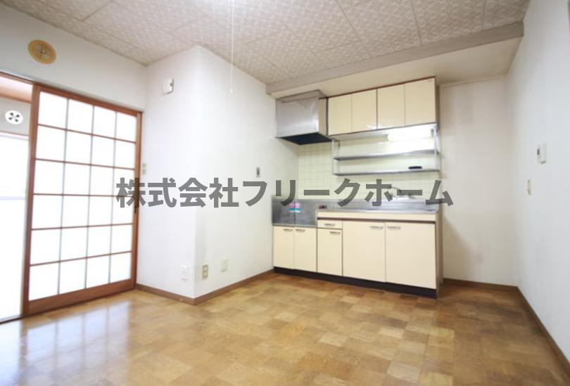 武蔵野市西久保２丁目の賃貸マンションの居間・リビング