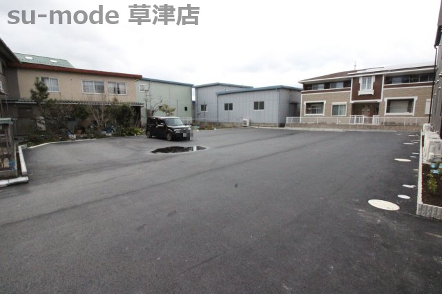 【駐車場】 | CA+(シーエープラス) | 駐車場に車を止められます