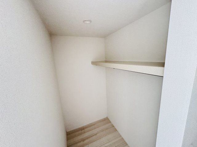松戸市小山新築戸建【南部小学校：5分】の収納|8.25帖寝室・ウォークインクローゼット
