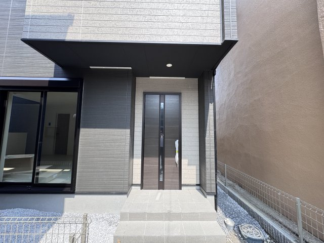 松戸市小山新築戸建【南部小学校：5分】のエントランス|エントランス・玄関ポーチ