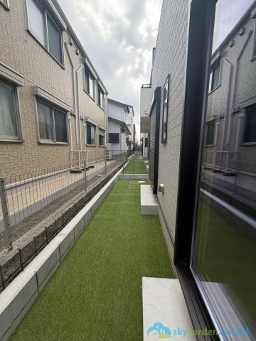 平塚市西真土　新築分譲住宅　全16区画O号棟の庭