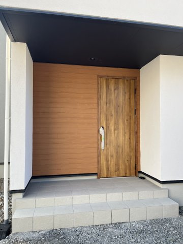 大津市石山寺４丁目の玄関