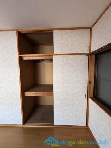 大磯町西小磯　中古戸建ての洋室