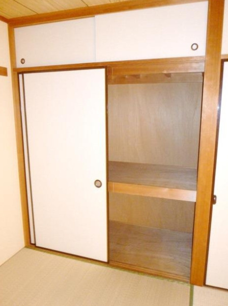 川崎市多摩区生田１丁目の賃貸マンションの収納|※別号室参考写真です