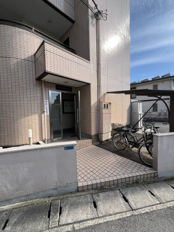 川崎市多摩区生田１丁目の賃貸マンションのエントランス