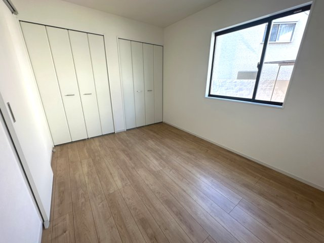 豊中市上野東１丁目　新築戸建住宅の洋室|約6帖の洋室です。寝室にいかがでしょうか。