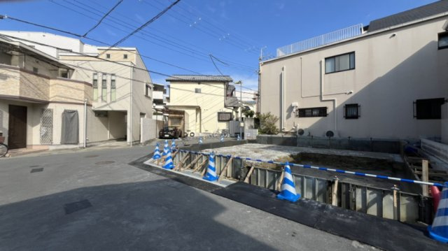 豊中市上野東１丁目　新築戸建住宅の前面道路含む現地写真