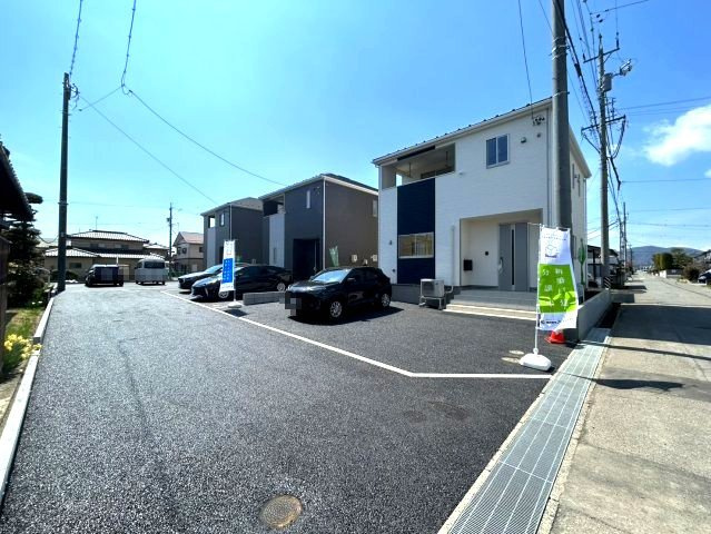 新築戸建　長野市稲里一丁目　全3棟の前面道路含む現地写真
