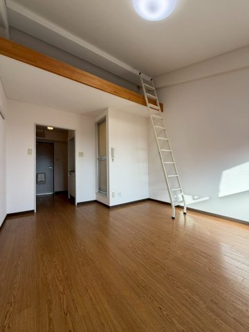 枚方市長尾元町２丁目の賃貸マンションの内装