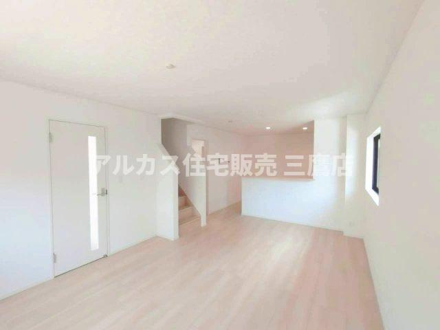 西武多摩川線 新小金井駅 徒歩11分 新築戸建 小金井市東町5丁目の居間・リビング