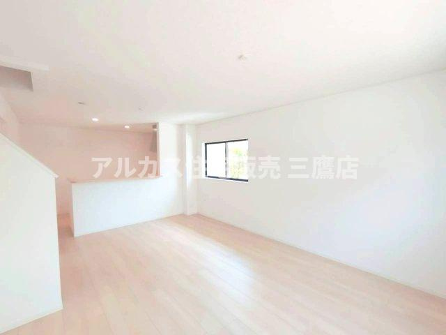 西武多摩川線 新小金井駅 徒歩11分 新築戸建 小金井市東町5丁目の居間・リビング