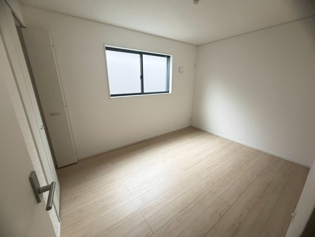 【今からご案内可能】名古屋市南区阿原町　全3棟の洋室|【洋室イメージ】
◆広々とした居住空間は日々の暮らしを彩り、心のやすらぎと満足感を与えてくれます。通風と採光を考慮した設計は子供たちはのびのび育ち、家族でくつろぎと団らんを生み出します。