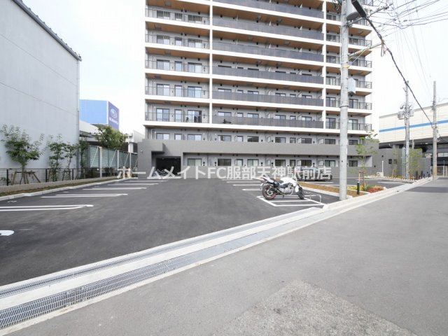 ECORO TOYONAKAの駐車場
