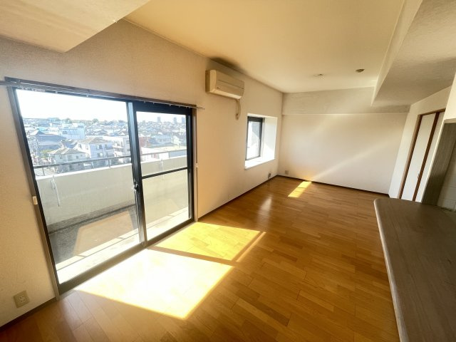 【居間・リビング】