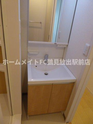 大阪市鶴見区今津中４丁目のアパートの独立洗面台
