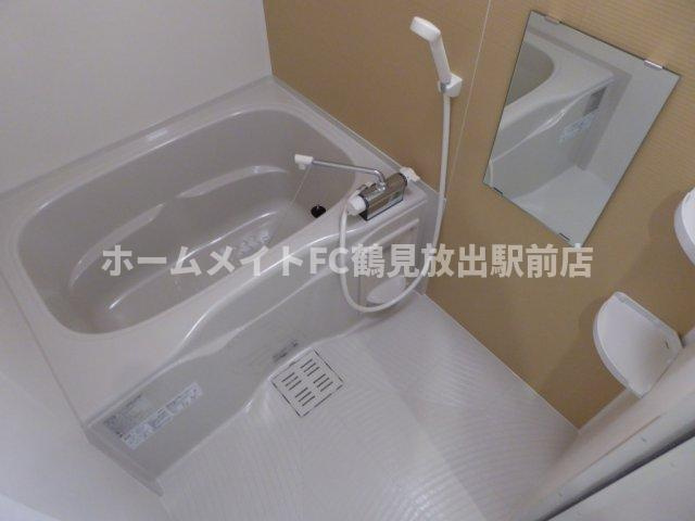 大阪市鶴見区今津中４丁目のアパートの浴室