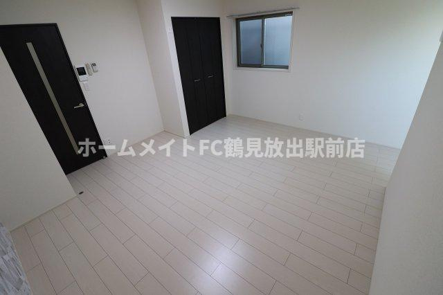 大阪市城東区諏訪３丁目のアパートの洋室