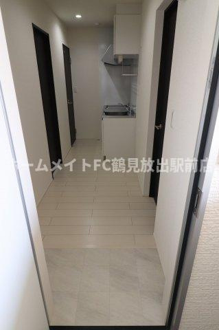 大阪市城東区諏訪３丁目のアパートの玄関