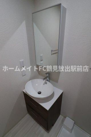 大阪市城東区諏訪３丁目のアパートの独立洗面台