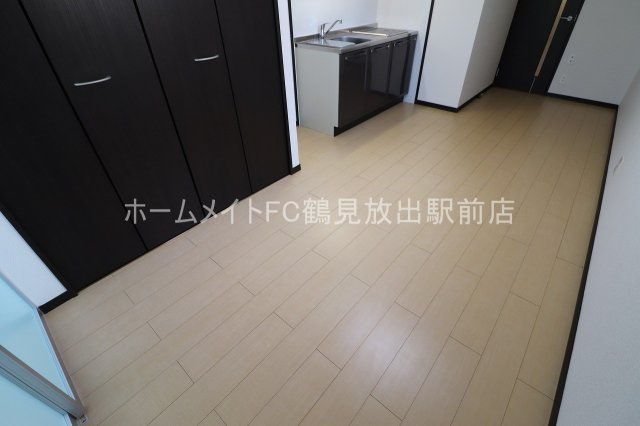 大阪市城東区諏訪４丁目のハイツの居間・リビング