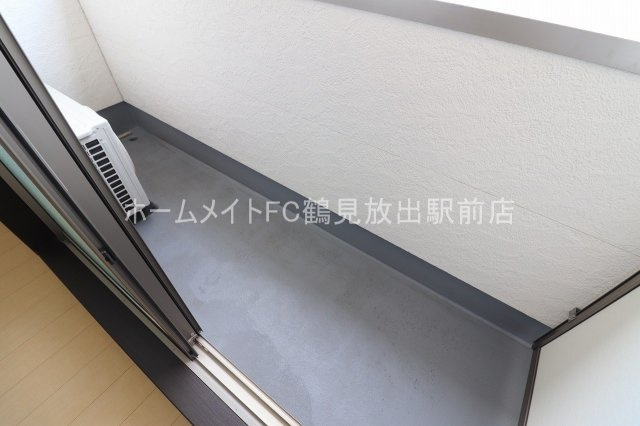 大阪市城東区諏訪４丁目のハイツのバルコニー