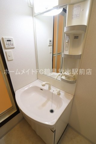 大阪市城東区諏訪４丁目のハイツの独立洗面台