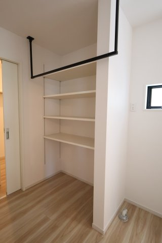 《仲介手数料無料》川越市小仙波町２丁目44-48新築一戸建てリガーレのランドリースペース
