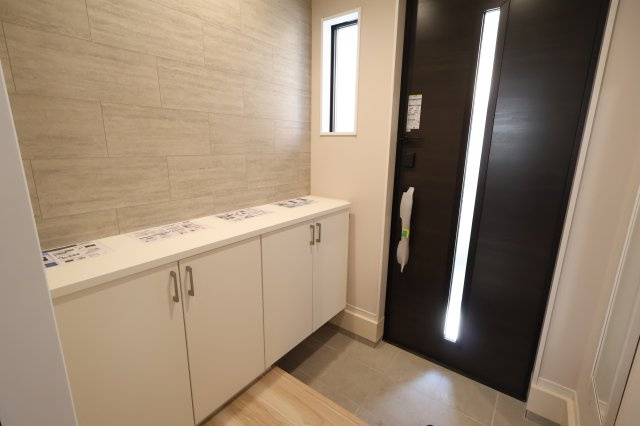 《仲介手数料無料》川越市小仙波町２丁目44-48新築一戸建てリガーレの玄関