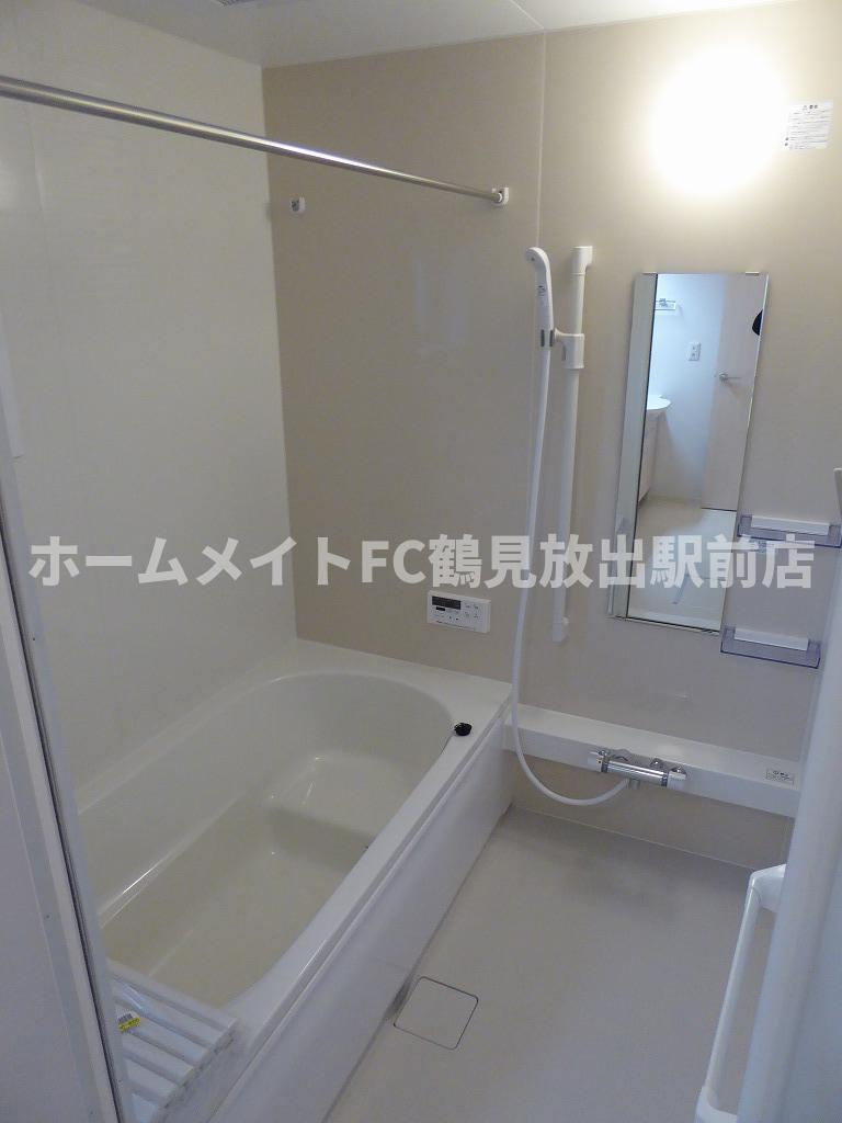 大阪市城東区諏訪２丁目のアパートの浴室