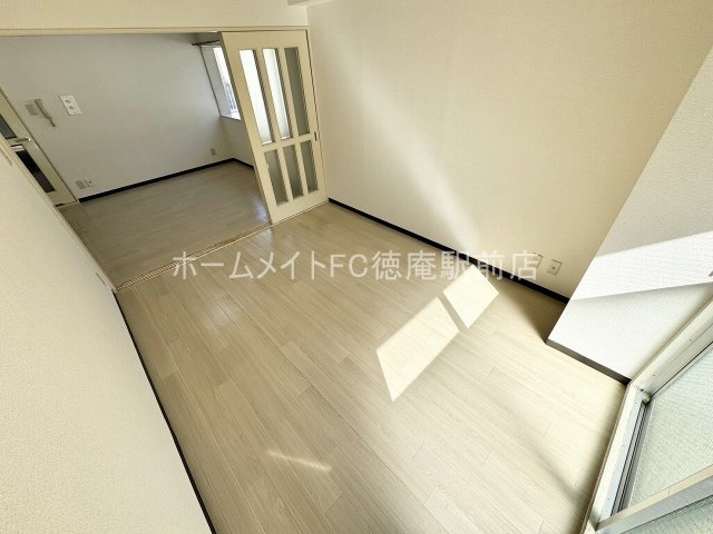 大阪市鶴見区諸口６丁目の賃貸マンションの洋室