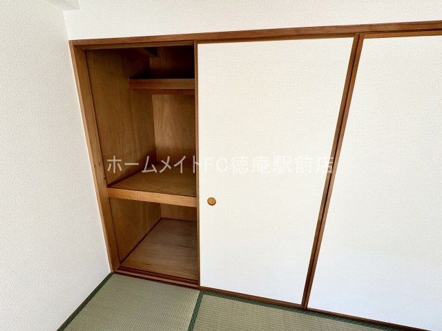 大阪市鶴見区諸口６丁目の賃貸マンションの収納