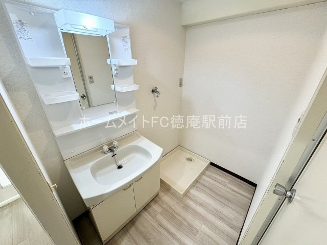 大阪市鶴見区諸口６丁目の賃貸マンションの洗面所