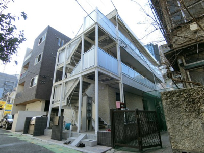 【外観】 | リブリ・西新宿　15379 | 3階建てのマンションです