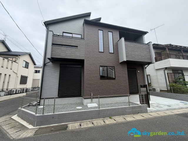 秦野市鶴巻南3丁目　新築戸建ての外観