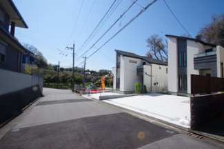 【前面道路含む現地写真】 | 【仲介手数料無料！！】川崎市麻生区王禅寺西4丁目　新築戸建て（全2棟）1号棟　7290万円