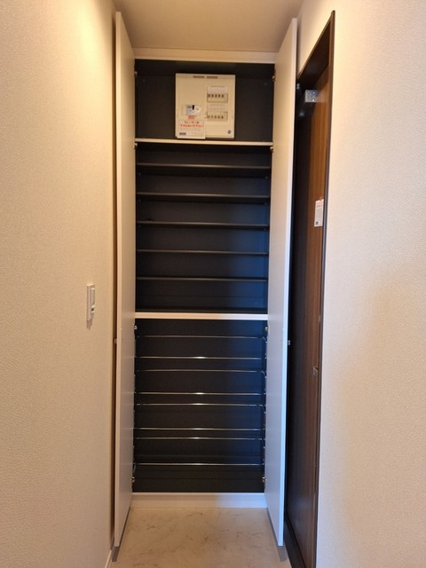 グラン碑文谷Aの玄関|★シューズクローゼット★