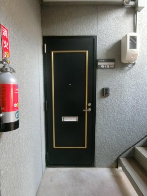 【玄関】 | リヴェール目久美B棟 | イメージ105号室の写真