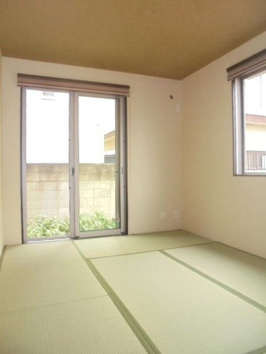 緑ケ丘戸建ての和室