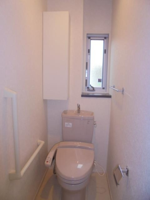 緑ケ丘戸建てのトイレ