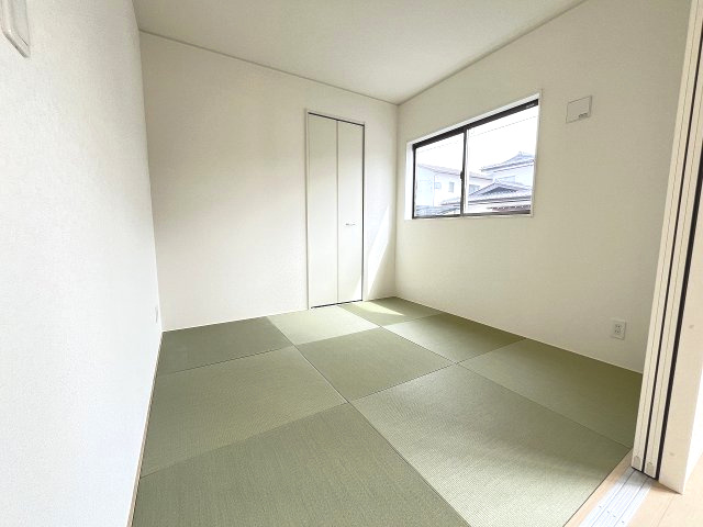 【和室】 | 糟屋郡篠栗町田中3丁目第3　1号棟（全2棟）【仲介手数料無料・0円】 | 現地写真。1階和室です。