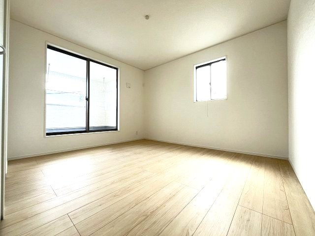 【寝室】 | 糟屋郡篠栗町田中3丁目第3　1号棟（全2棟）【仲介手数料無料・0円】 | 現地写真。2階主寝室です。