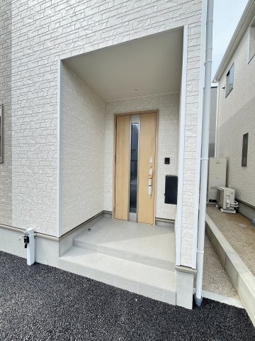 【玄関】 | 糟屋郡篠栗町田中3丁目第3　1号棟（全2棟）【仲介手数料無料・0円】 | 現地写真。