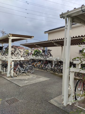 スチューデントパーク府中の駐車場