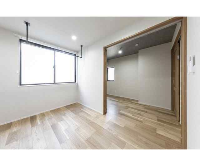 ＷｏｏｄＣｒｅｓｔ大井Ｒｅｓｉｄｅｎｃｅの居間・リビング